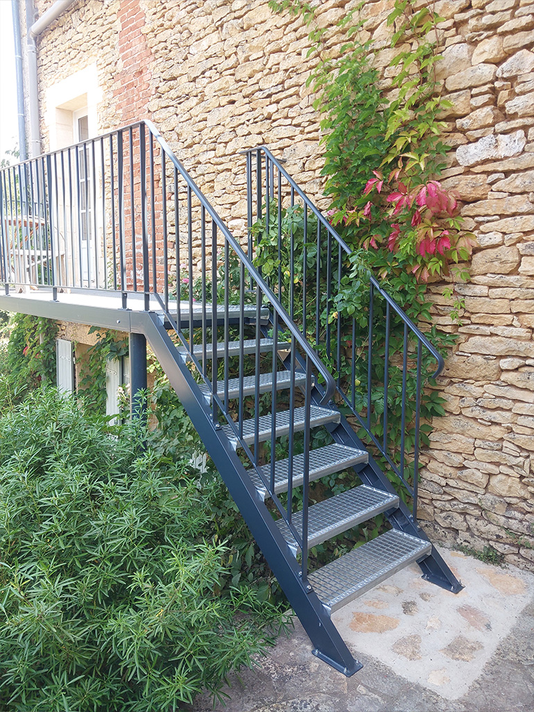 Création d'un balcon et ses escaliers