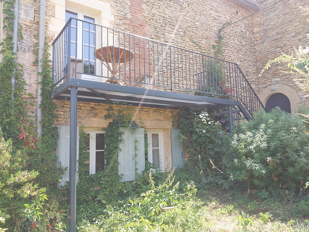 Création d'un balcon et ses escaliers