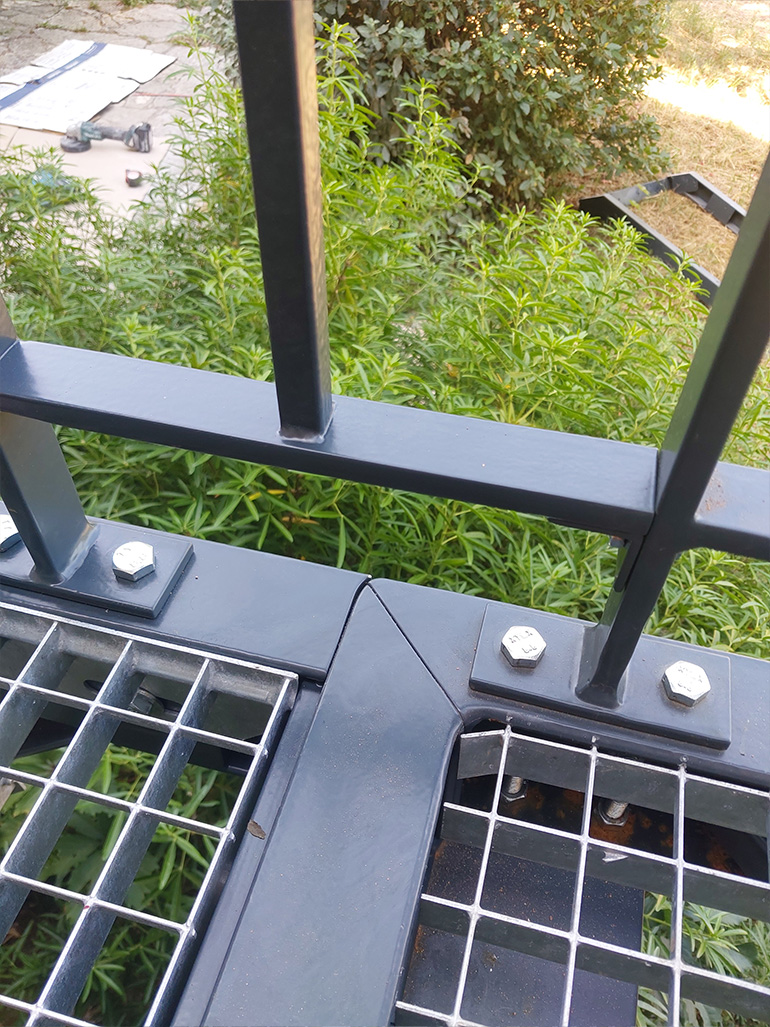 Création d'un balcon et ses escaliers