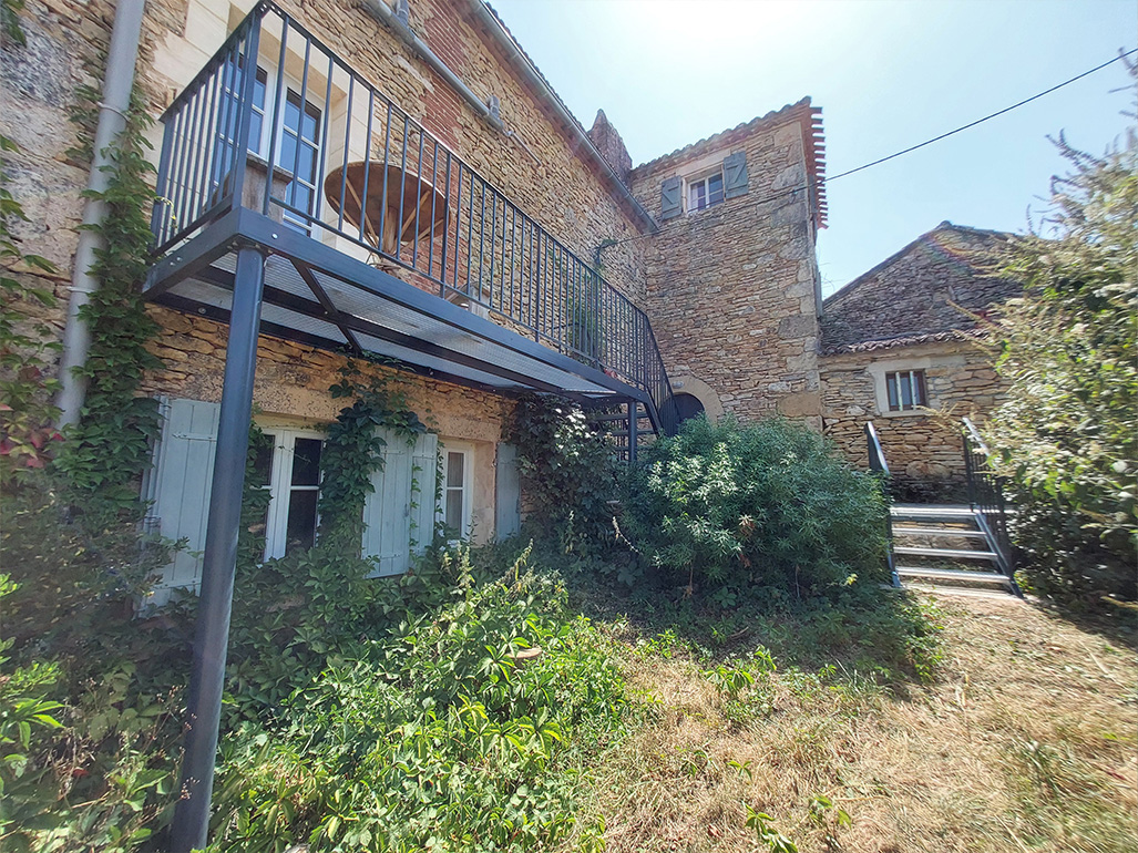 Création d'un balcon et ses escaliers